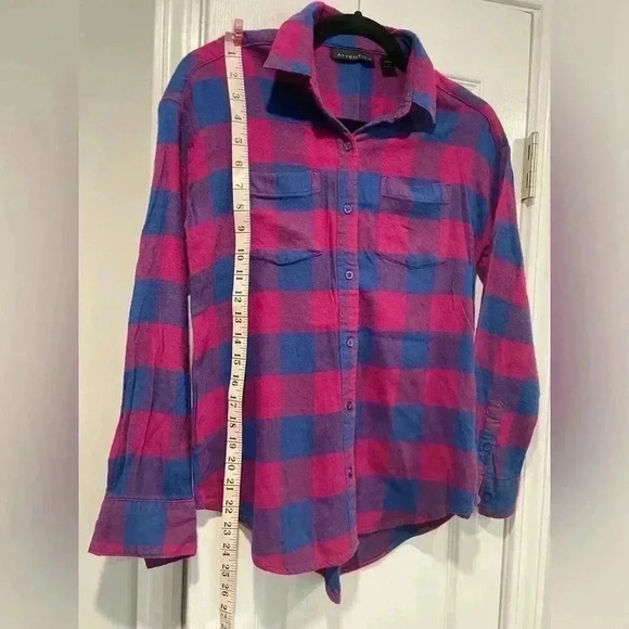 Attention Women’s Electric Hot Pink Blue Plaid Flannel Button Down Size Small - Picture 4 of 6